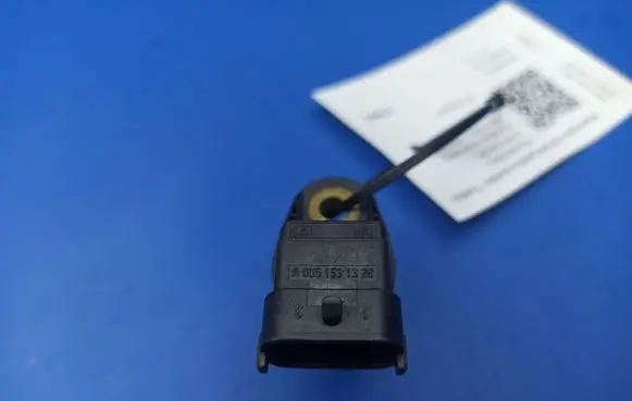 Mercedes-Benz E W211 Camshaft position sensor A0051531328