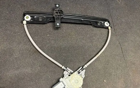 Jeep Grand Cherokee WL Rear door window regulator with motor E62722102 220122