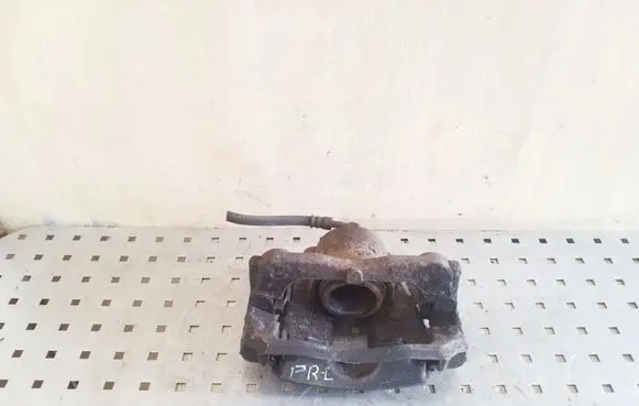 Honda CR-V Front brake caliper