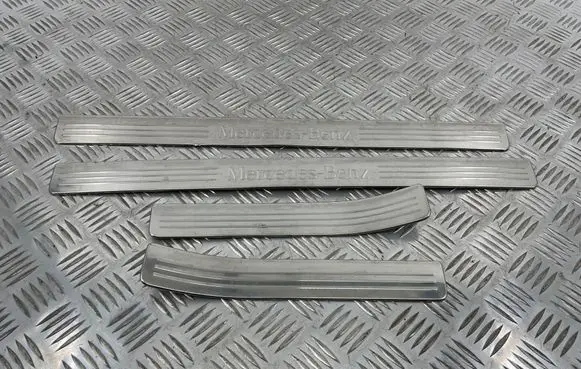Mercedes-Benz C W204 Front sill trim cover A2046800135