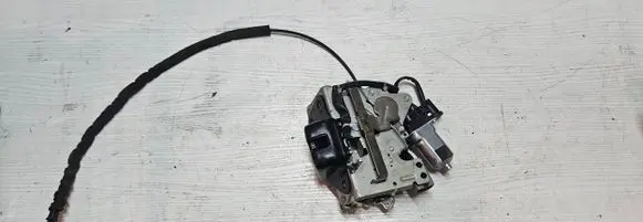 Chrysler Town & Country V Tailgate/trunk/boot lock/catch/latch A81613106U 14304E