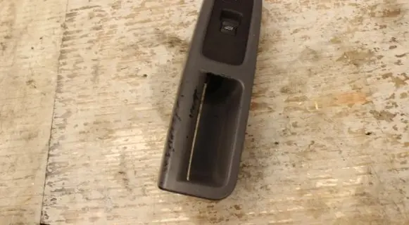 Volvo V50 Front door window winding handle 
