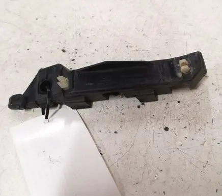 Front bumper mounting bracket