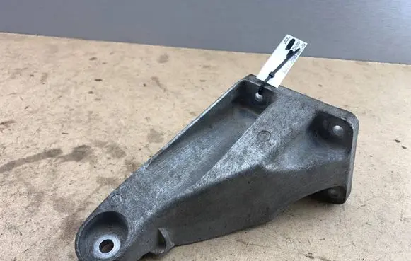 BMW 3 E90 E91 Engine mounting bracket 6760310 22116760310 2211676031