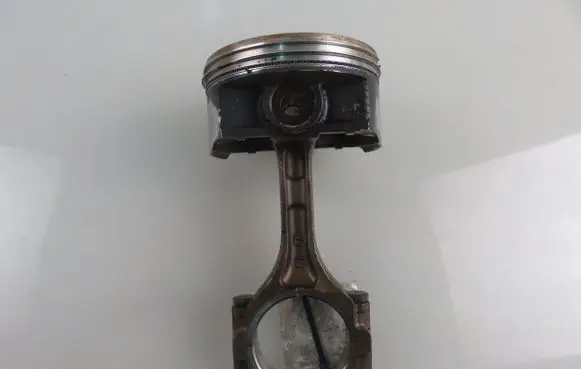 Subaru Legacy Piston with connecting rod