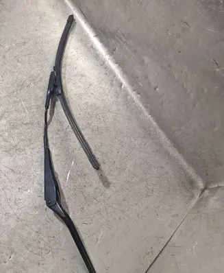 Mini Cooper Countryman R60 Windshield/front glass wiper blade 9806440