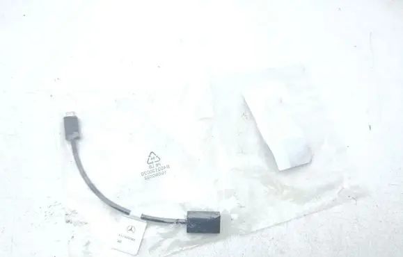 Mercedes-Benz EQE v295 USB socket connector A1778202901