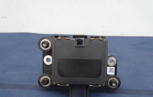 Volkswagen Golf VII Distronic sensor radar 5QA907561C 3Q0907572C