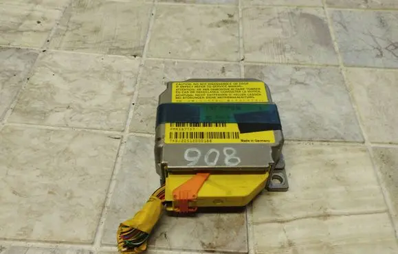 Mitsubishi Colt Airbag control unit/module MR587757