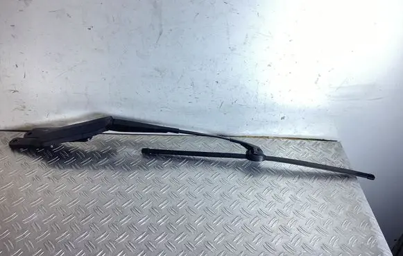Front wiper blade arm