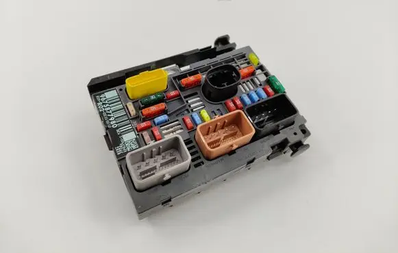 Citroen Berlingo Fuse box set 9675877980