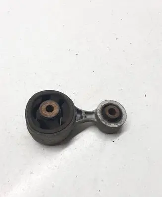 Honda CR-V Engine mount bracket 089007