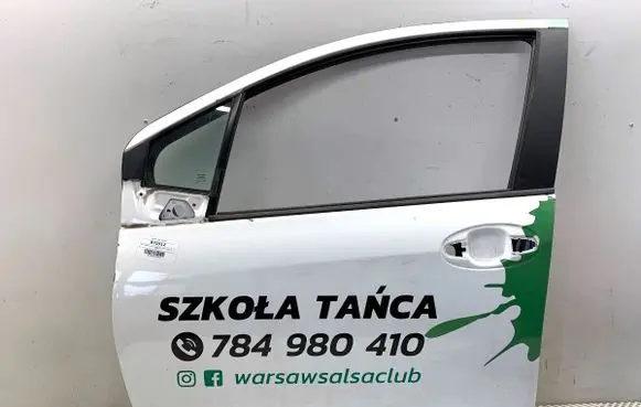 Toyota Yaris Front door 