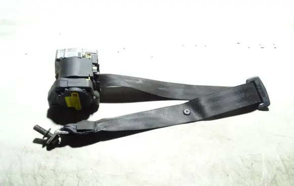 Audi A6 S6 C5 4B Rear seatbelt 95012