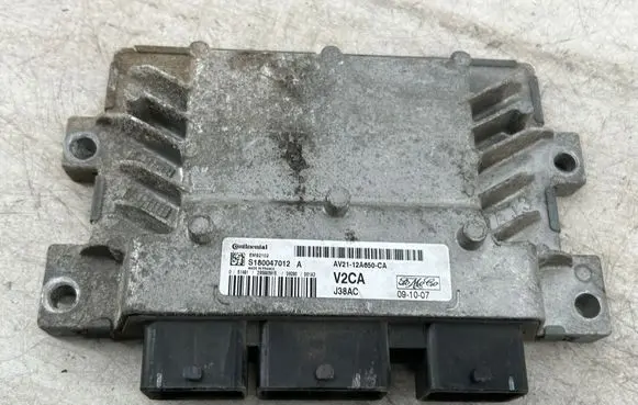 Ford Fiesta Engine control unit/module S180047012A AV2112A650CA