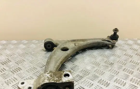 Volkswagen PASSAT B6 Front lower control arm/wishbone