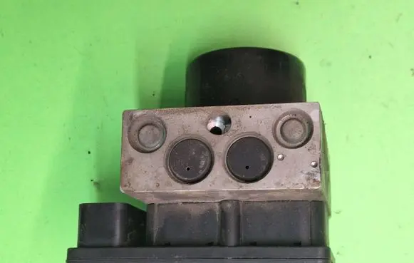 Mercedes-Benz CLK A209 C209 ABS Pump A2095452932 D0W3M02E38 00009421D0