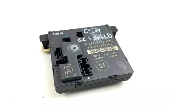 Mercedes-Benz CLS C219 Door control unit/module 2198200326