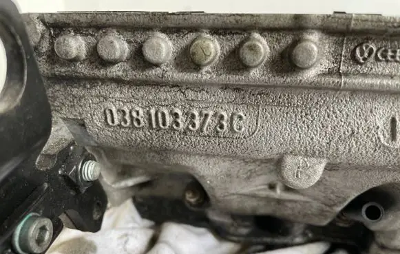 Volkswagen Bora Engine head 038103373BJ