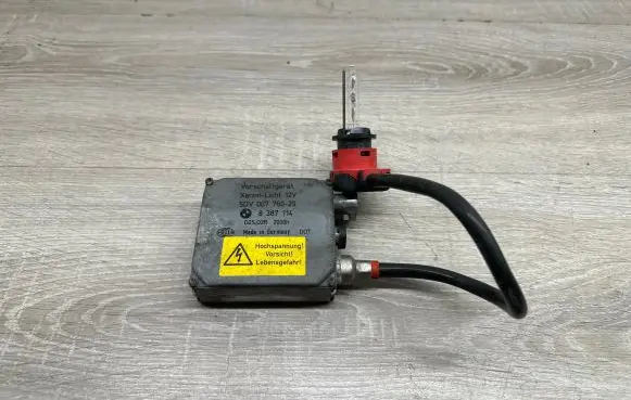 BMW 5 E39 Headlight ballast module Xenon 8387114 5DV00776029 D2GD2R