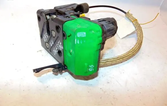 Volvo S60 Front door lock 30634621
