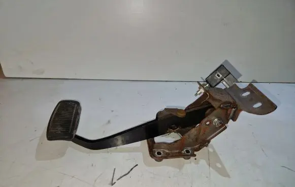 Hyundai Santa Fe Brake pedal 3282527070