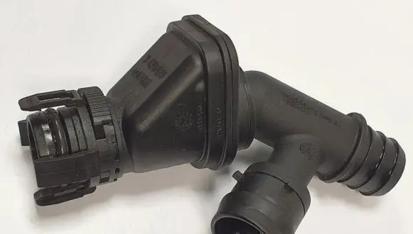 BMW 5 F10 F11 Breather hose/pipe 7575639