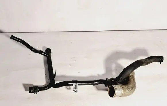 Volkswagen PASSAT B6 Engine coolant pipe/hose 03G121065H