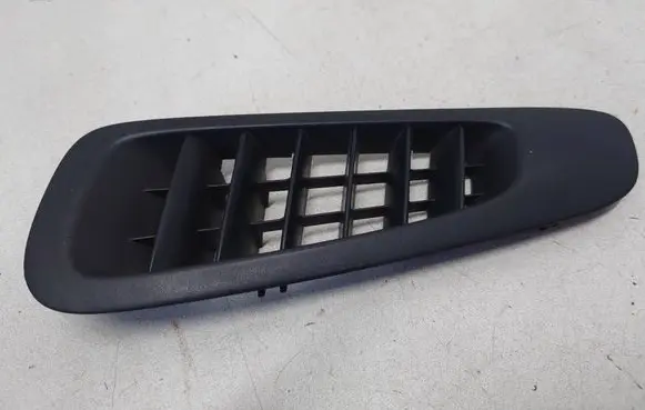 Mercedes-Benz Vito Viano W639 Dashboard air vent grill cover trim A6398310060 6398310060