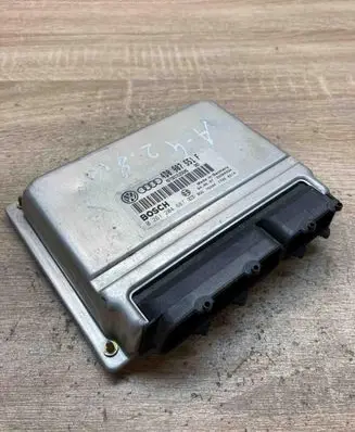 Volkswagen PASSAT B5 Engine control unit/module ECU 4D0907551F 0261204687