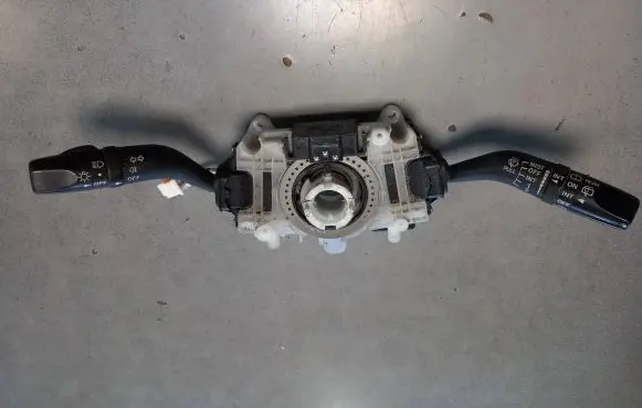 Mazda 6 Steering wheel adjustment handle/lever 17D318