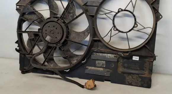 Volkswagen Multivan T5 Electric radiator cooling fan 7H0121207F 7H0121201BD