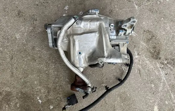 Ford Escape IV Gearbox transfer box case LX677L486DF K2GP7G360CE LX6Z7251S