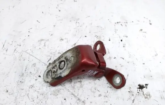 Honda CR-V Front door upper hinge