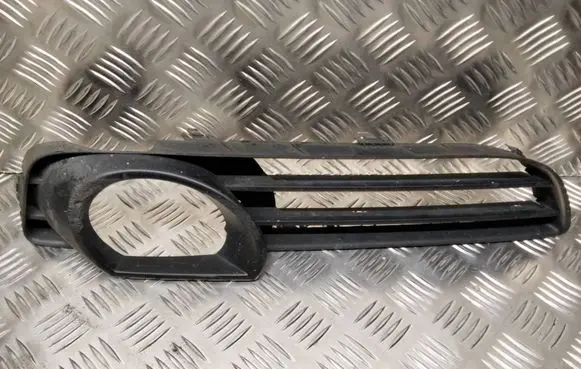 Audi Q7 4L Front fog light trim/grill 4L0807675