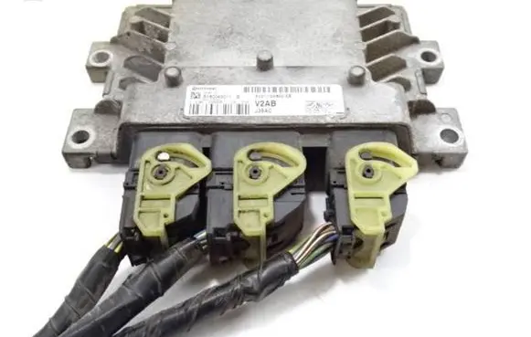 Ford Fiesta Engine control unit/module AV2112A650AB S180049011