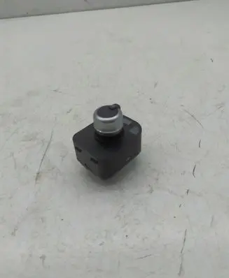 Wing mirror switch
