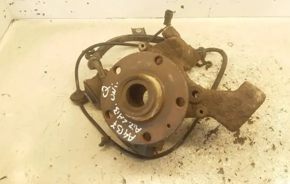 Audi A4 S4 B7 8E 8H Rear wheel hub spindle/knuckle 