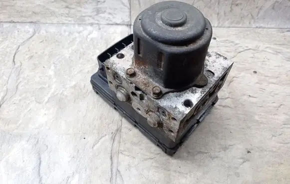 Toyota Corolla Verso E121 ABS Pump 4451013070 8954113040