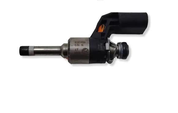 Volkswagen Tiguan Fuel injector 03C906036K