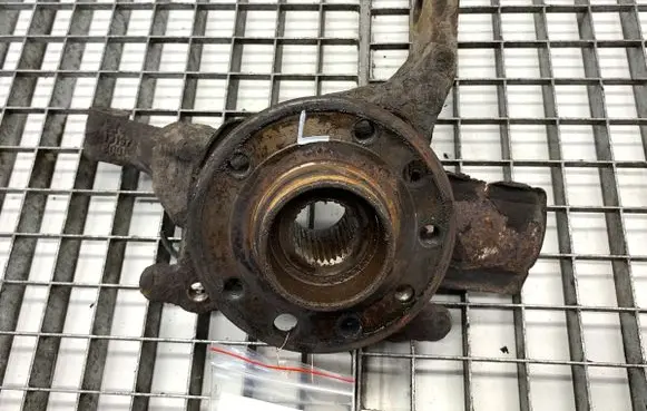 Opel Zafira B Front wheel hub spindle knuckle