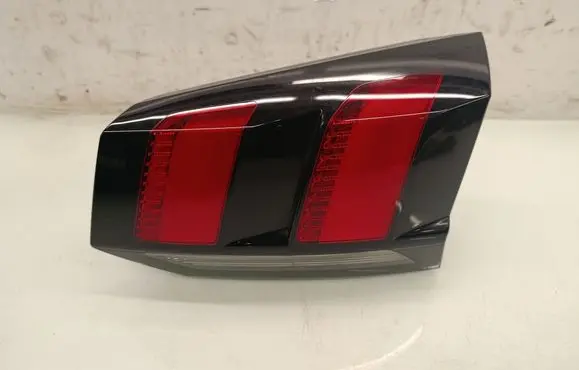 Peugeot 5008 II Tailgate rear/tail lights 9811027780