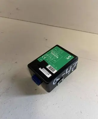 Toyota Auris 150 Door central lock control unit/module 8974002010 61B301000