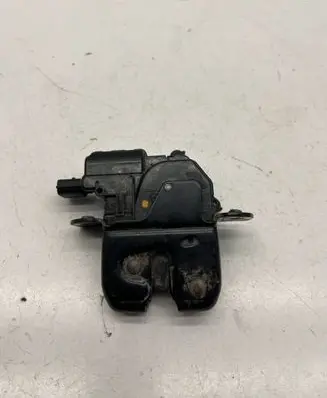 Loading door lock