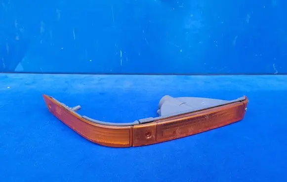 Subaru Justy Front bumper turn signal 21020481R 21420481R