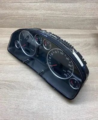 Audi A6 S6 C5 4B Speedometer (instrument cluster) 110080128