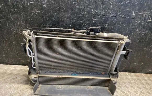 KIA Ceed Coolant radiator 2827003120