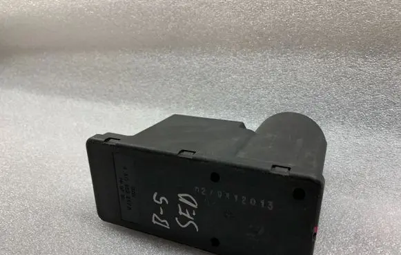 Audi A4 S4 B5 8D Central locking vacuum pump 4A0862257A