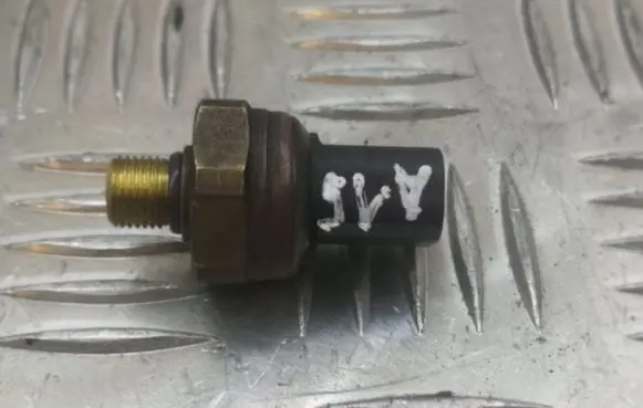Fuel pressure sensor