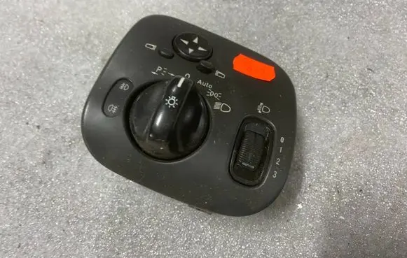Mercedes-Benz C W203 Light switch A2035450604